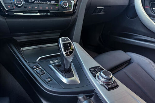 BMW寶馬 320I LCI  第9張相片