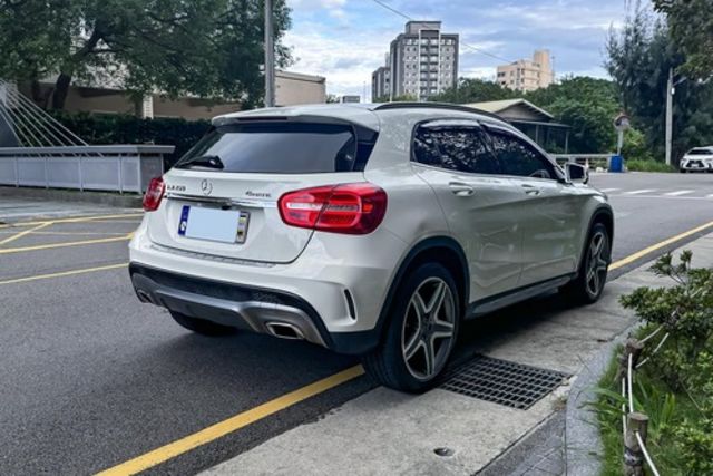 M-BENZ賓士 GLA250  第2張相片