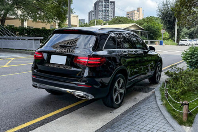 M-BENZ賓士 GLC300  第2張相片