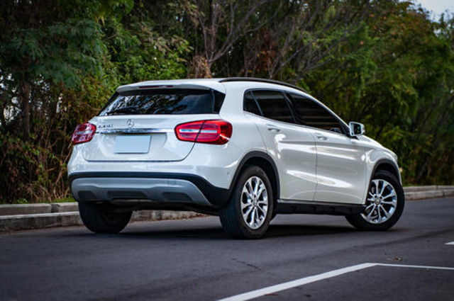 M-BENZ賓士 GLA180  第2張相片