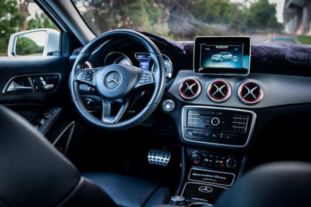 M-BENZ賓士 GLA180  第3張相片