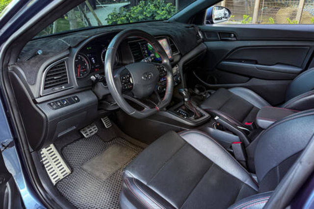 HYUNDAI現代 ELANTRA  第6張相片