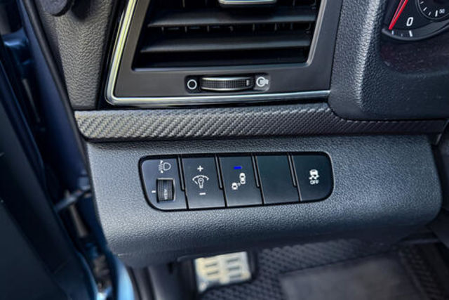 HYUNDAI現代 ELANTRA  第9張相片