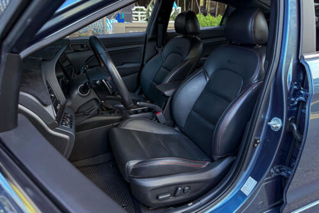 HYUNDAI現代 ELANTRA  第11張相片