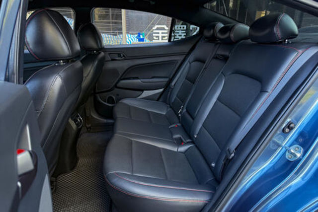 HYUNDAI現代 ELANTRA  第12張相片