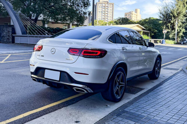 M-BENZ賓士 GLC300 AMG COUPE  第2張相片