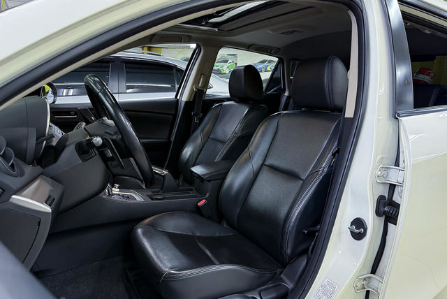 MAZDA馬自達 MAZDA 3  第8張相片