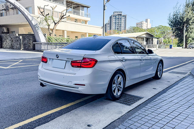 BMW寶馬 320  第2張相片