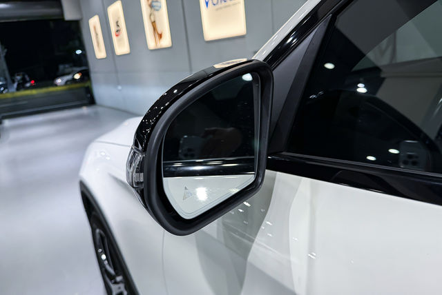 M-BENZ賓士 GLC300 AMG COUPE  第3張相片