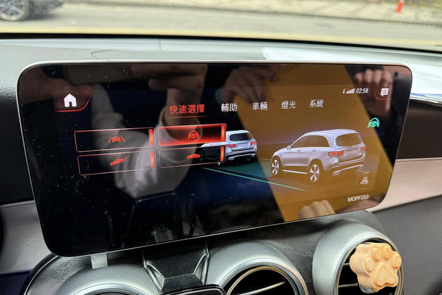 M-BENZ賓士 GLC300  第8張相片