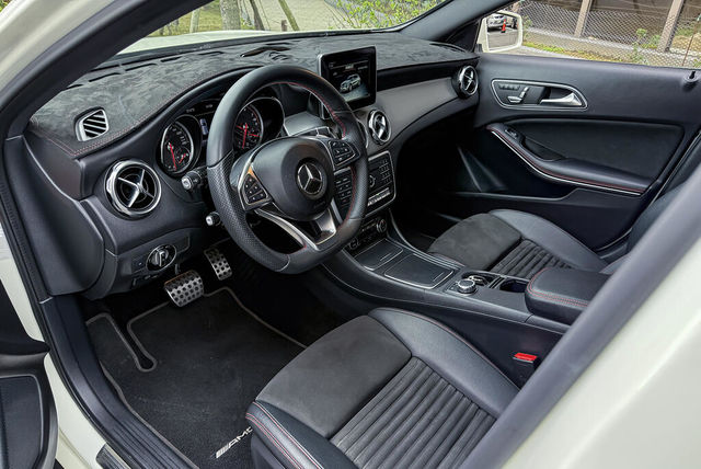 M-BENZ賓士 GLA180  第5張相片