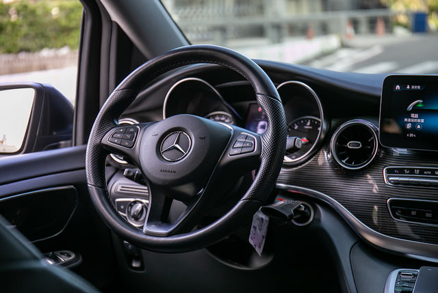 M-BENZ賓士 V220 D  第8張相片