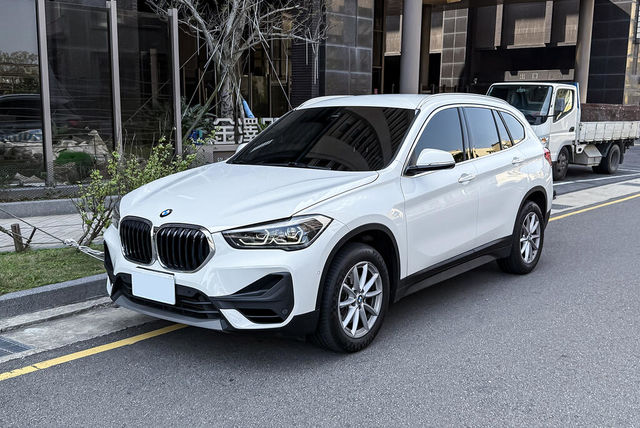 BMW寶馬 X1  第1張相片