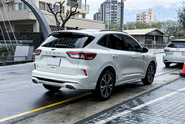 FORD福特 KUGA  第3張相片