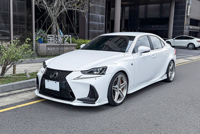 LEXUS凌志 IS200T  第1張相片