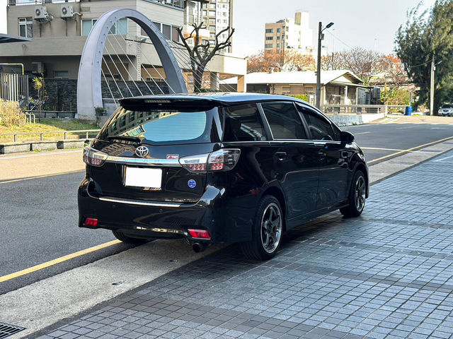 TOYOTA豐田 WISH  第3張相片