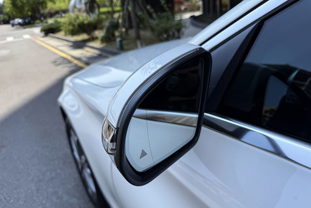 M-BENZ賓士 C200  第4張相片