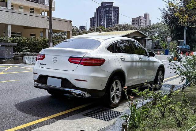 M-BENZ賓士 GLC200  第2張相片