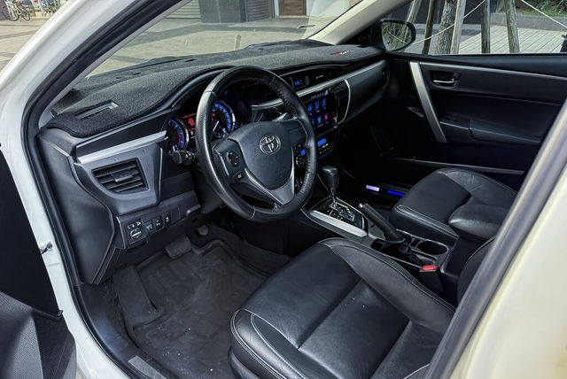 TOYOTA豐田 ALTIS  第4張相片