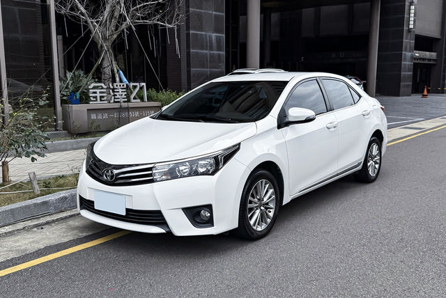 TOYOTA豐田 ALTIS  第1張相片