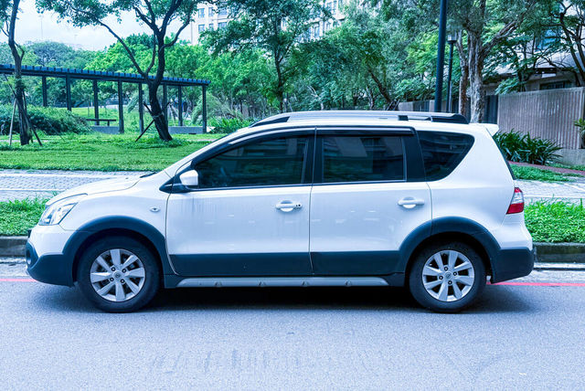 NISSAN日產 LIVINA  第4張相片
