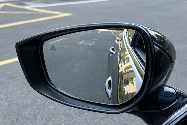MAZDA馬自達 MAZDA 3  第7張相片