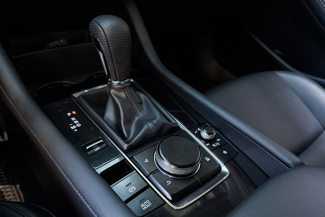 MAZDA馬自達 MAZDA 3  第15張相片
