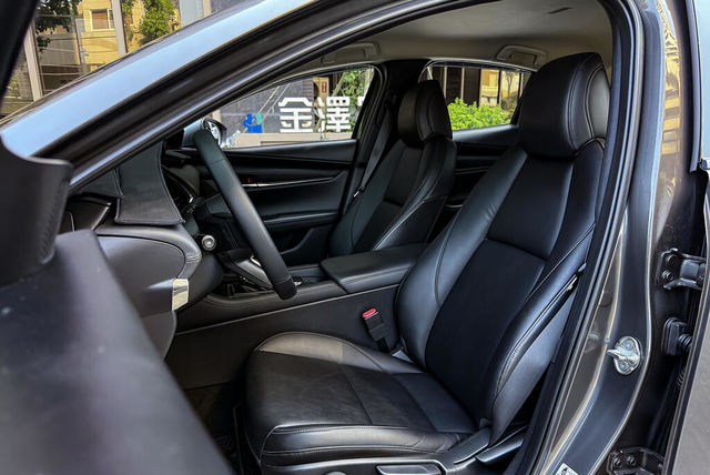 MAZDA馬自達 MAZDA 3  第16張相片