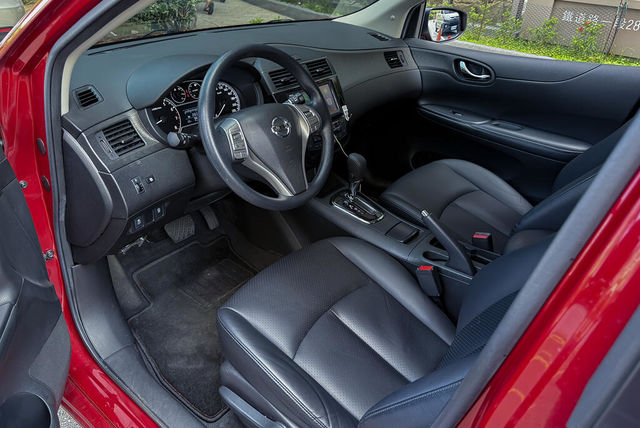 NISSAN日產 TIIDA  第5張相片