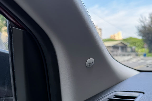 NISSAN日產 TIIDA  第10張相片