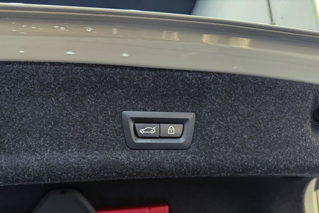 BMW寶馬 320I M SPORT  第12張相片