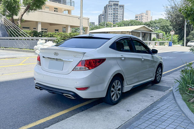 HYUNDAI現代 VERNA  第2張相片