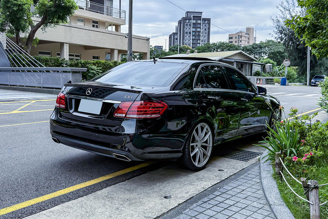 M-BENZ賓士 E250  第2張相片