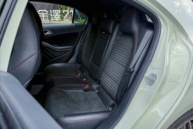 M-BENZ賓士 A180  第13張相片