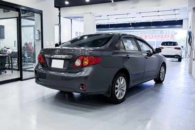TOYOTA豐田 ALTIS  第2張相片
