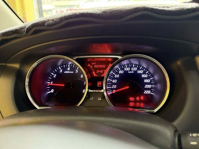 NISSAN日產 LIVINA  第5張相片