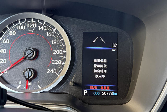 TOYOTA豐田 ALTIS  第4張相片