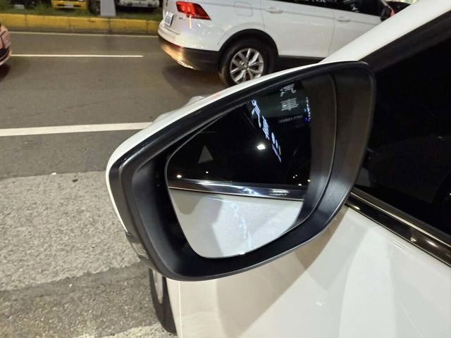 MAZDA馬自達 MAZDA 3  第3張相片