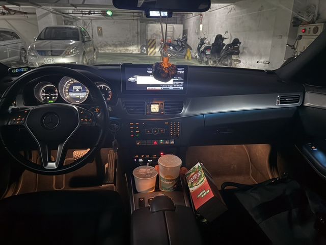 M-BENZ賓士 E200  第6張相片