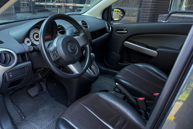 MAZDA馬自達 MAZDA 2  第3張相片