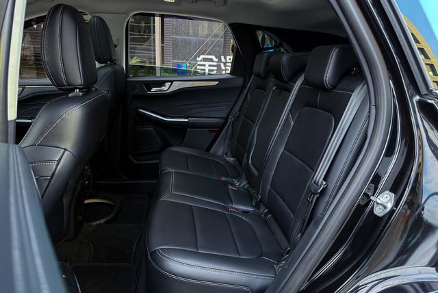 FORD福特 KUGA  第16張相片