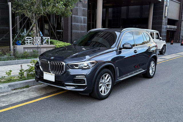 BMW寶馬 X5 XDRIVE25D  第1張相片