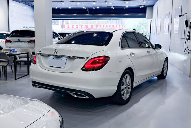 M-BENZ賓士 C180  第2張相片