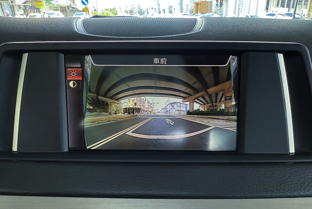 BMW寶馬 X5 XDRIVE25D  第9張相片