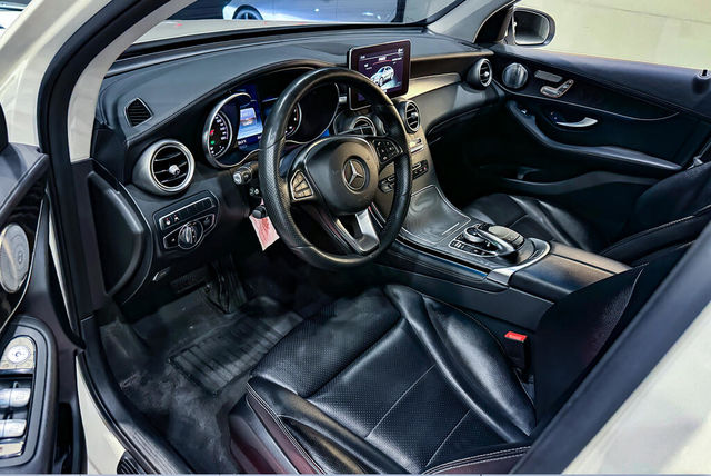 M-BENZ賓士 GLC300 AMG COUPE  第7張相片