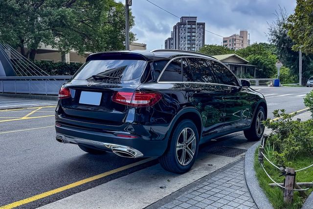 M-BENZ賓士 GLC300  第2張相片