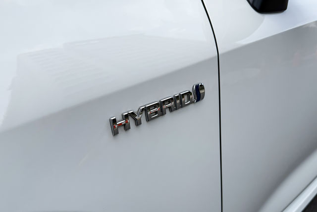 TOYOTA豐田 COROLLA ALTIS HYBRID  第4張相片