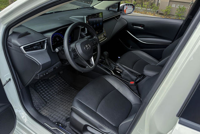 TOYOTA豐田 COROLLA ALTIS HYBRID  第7張相片