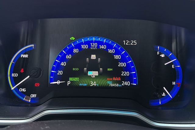 TOYOTA豐田 COROLLA ALTIS HYBRID  第9張相片