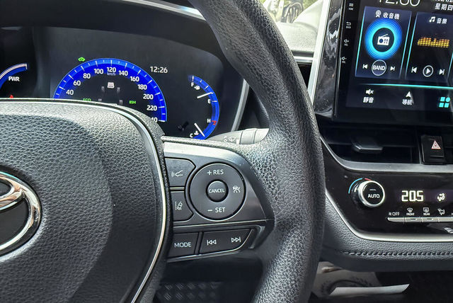 TOYOTA豐田 COROLLA ALTIS HYBRID  第11張相片